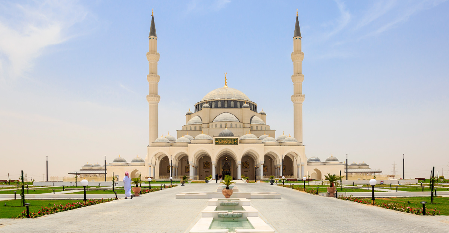 Church house and Sharjah mosque