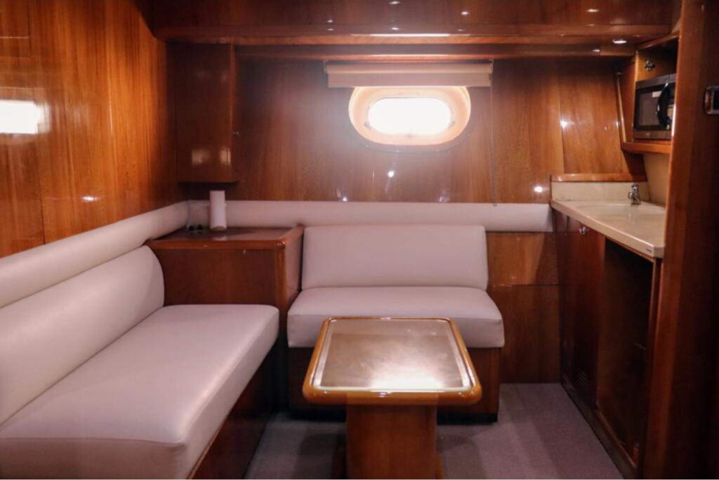 Dubai Harbour 36 ft Yacht