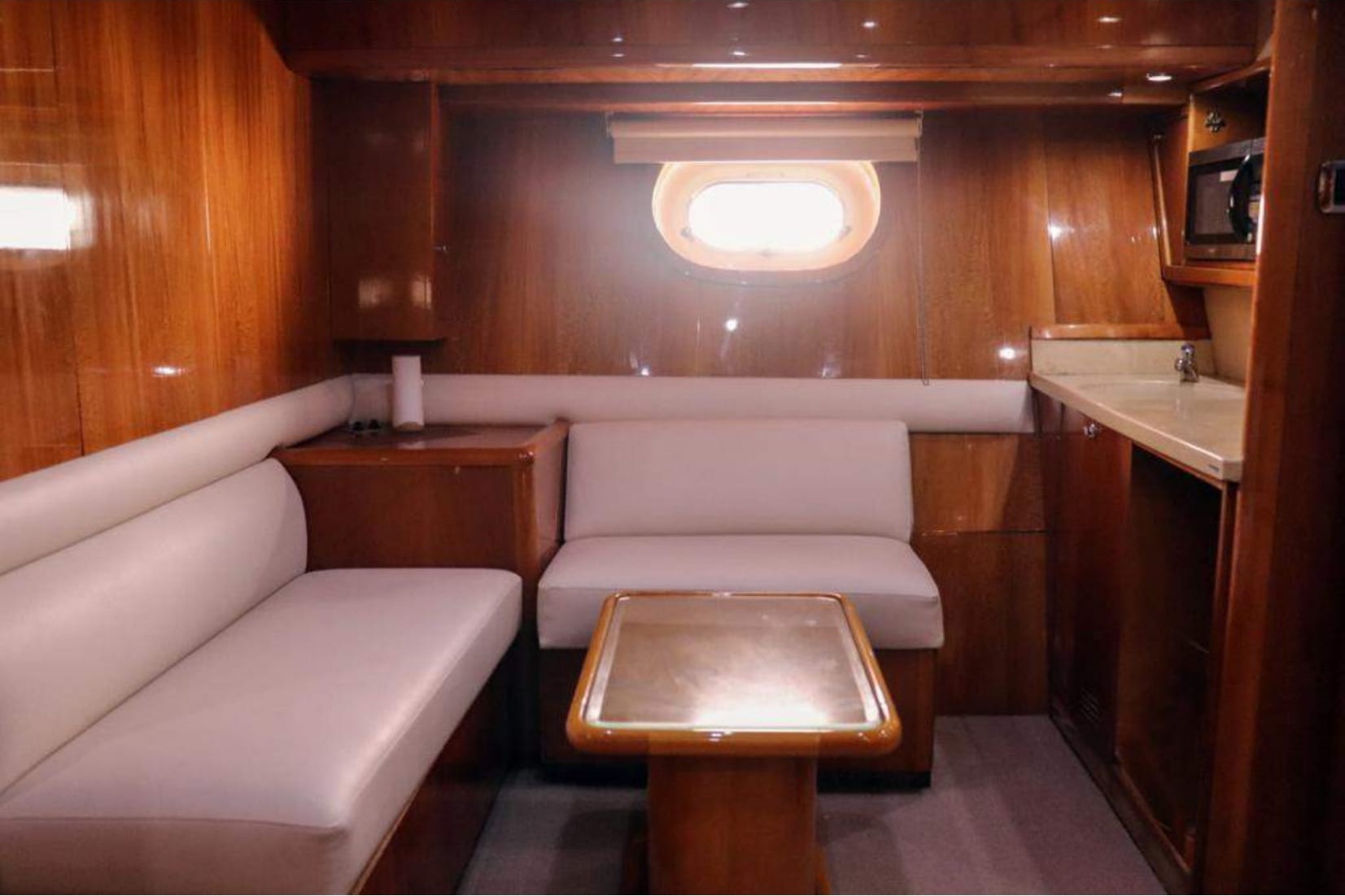 Dubai Harbour 36 ft Yacht