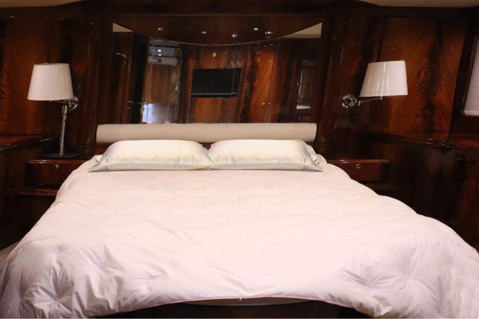 Dubai Harbour 36 ft Yatch Rental
