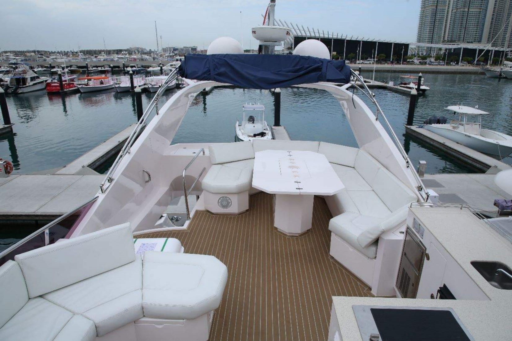 Integrity 70 ft Yacht: Spacious Open Sitting Area