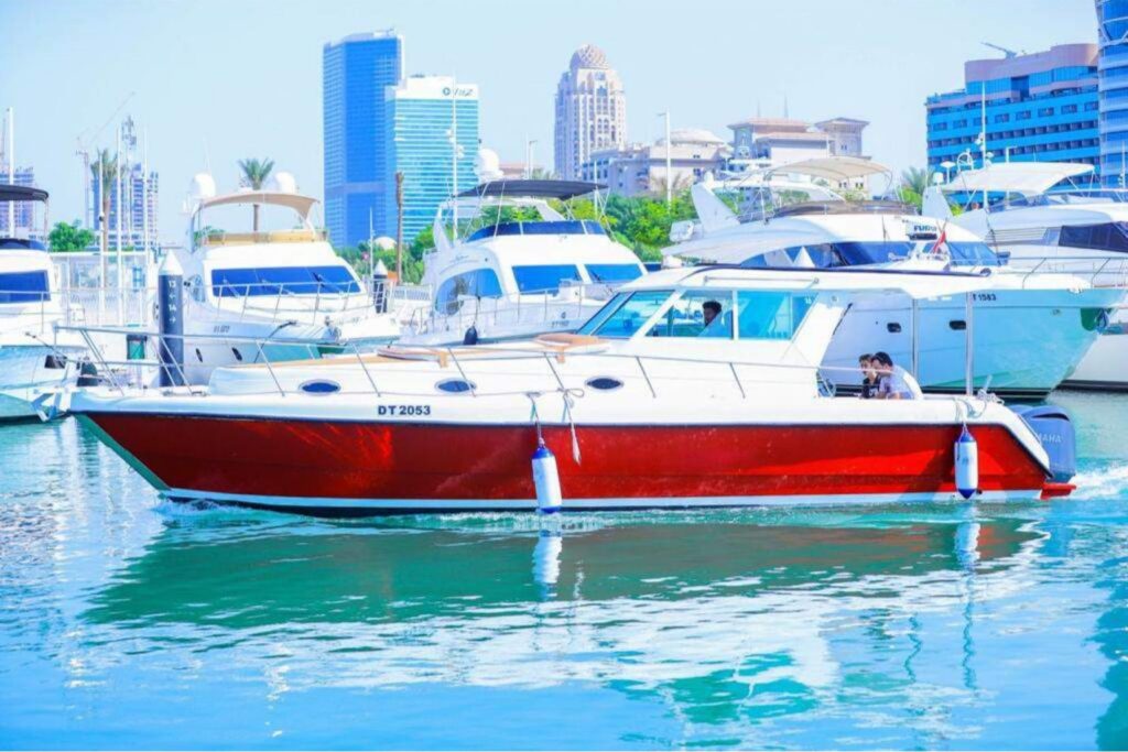 Walk Around 40 ft Yacht: Luxury on the Water