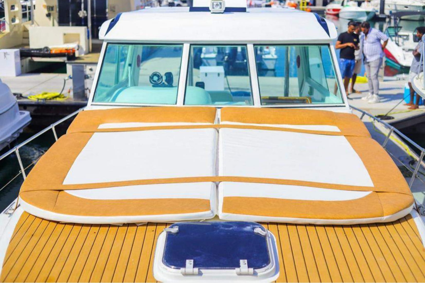 Walk Around 40 ft Yacht: Command the Waters